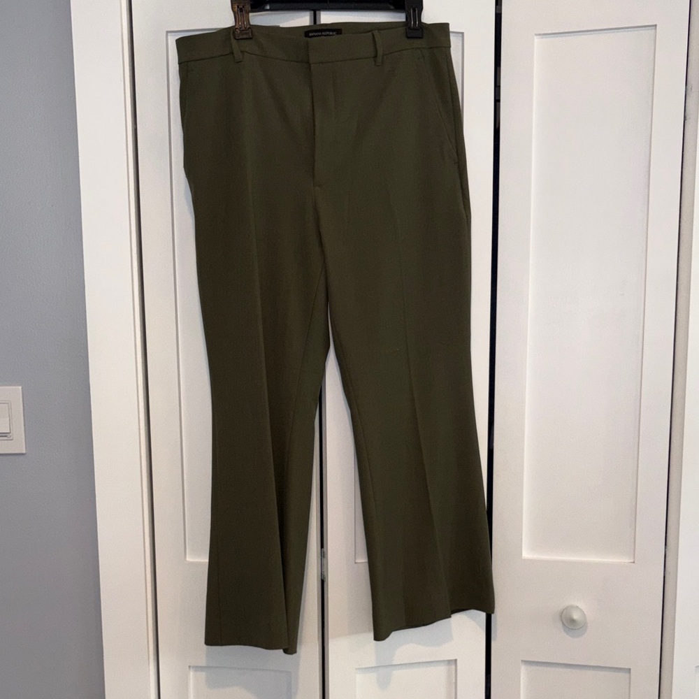Banana Republic Olive Green Women's wide leg Pants